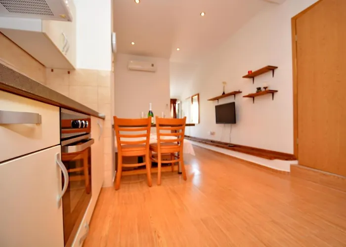 Premium, Balcony & Parking Διαμέρισμα *